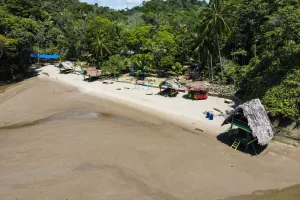 Playa dorada en Magüipi con Disfruta Buenaventura